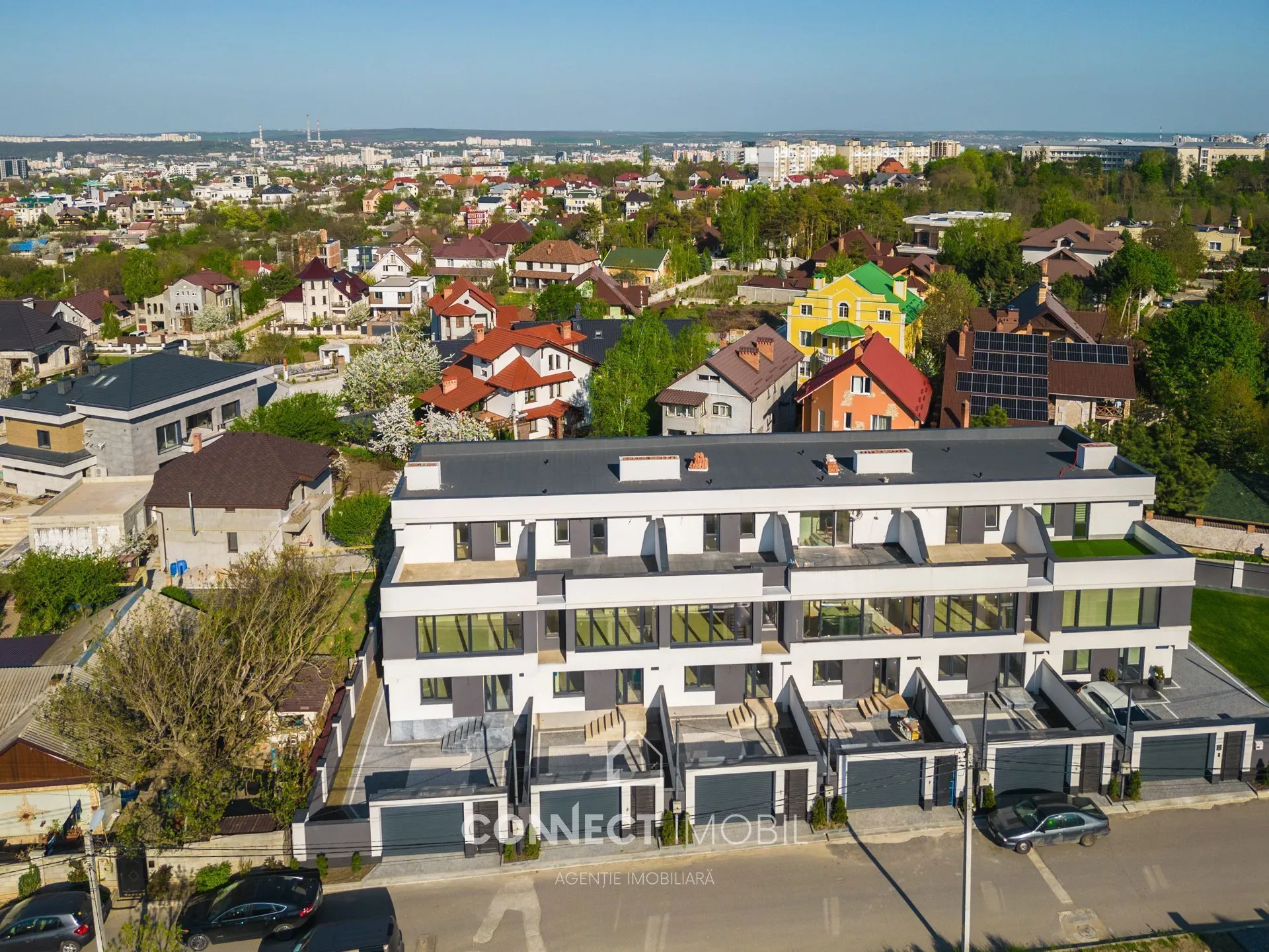 3-etaje casă, 200 m² — Imagine 1