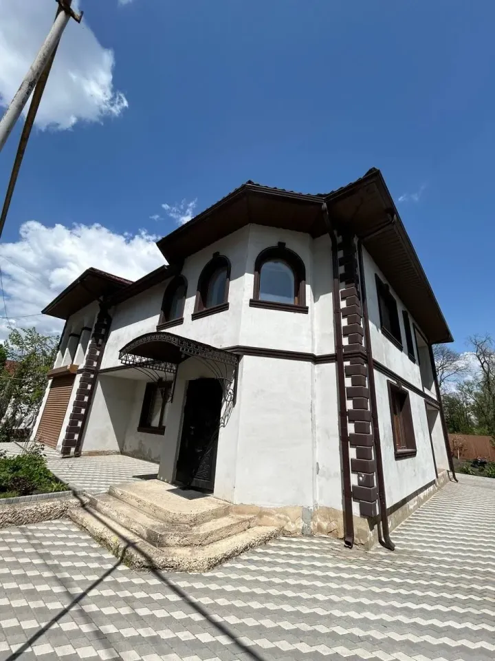 2-этажный дом, 275 м² — Изображение 1