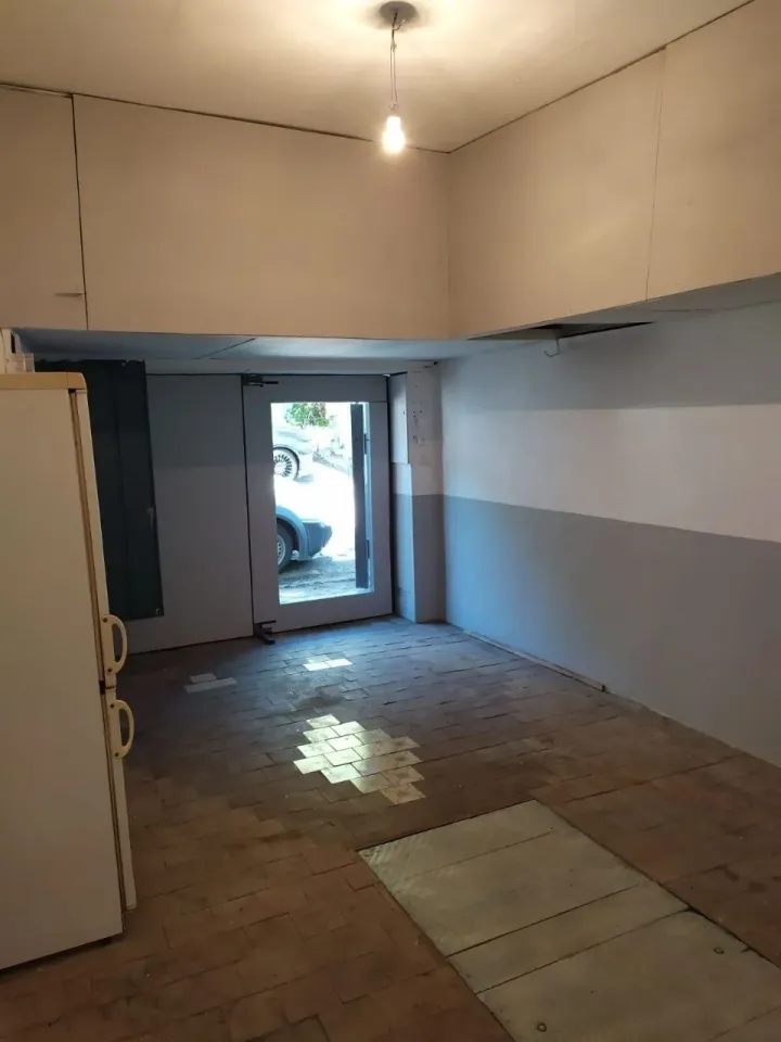 Garage, 42 m² — Image 3