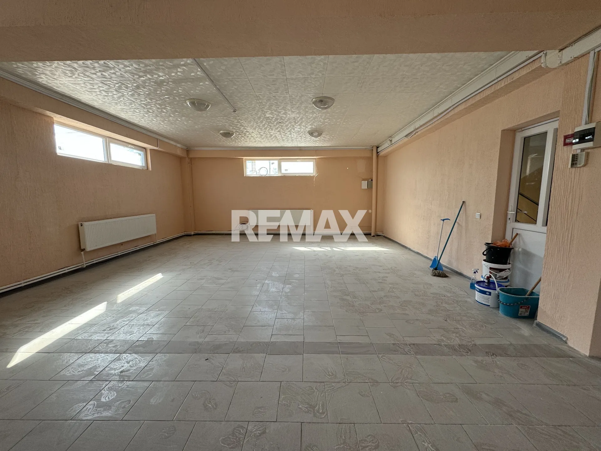 Free-purpose property, 100 m² — Image 4