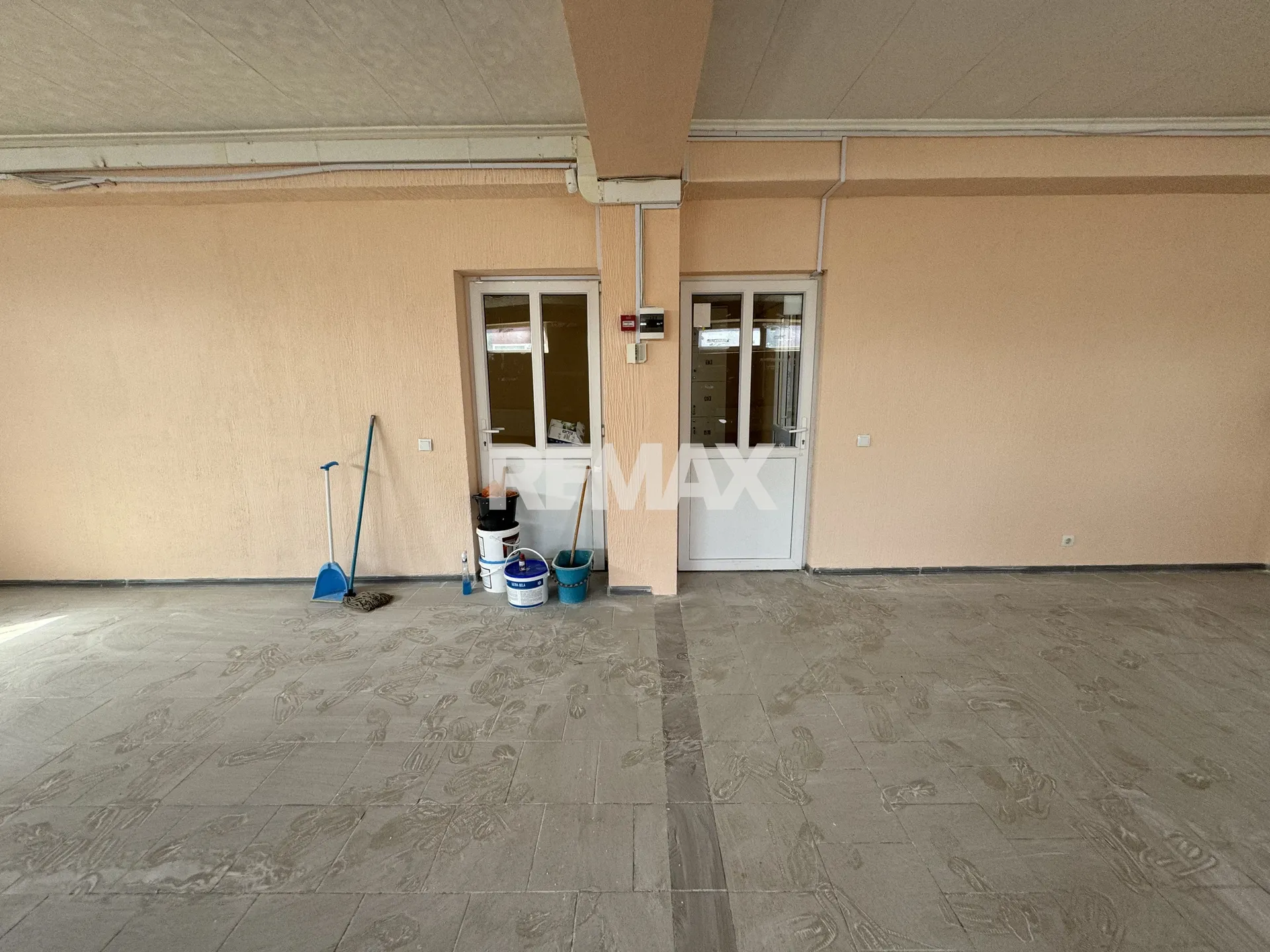 Free-purpose property, 100 m² — Image 3