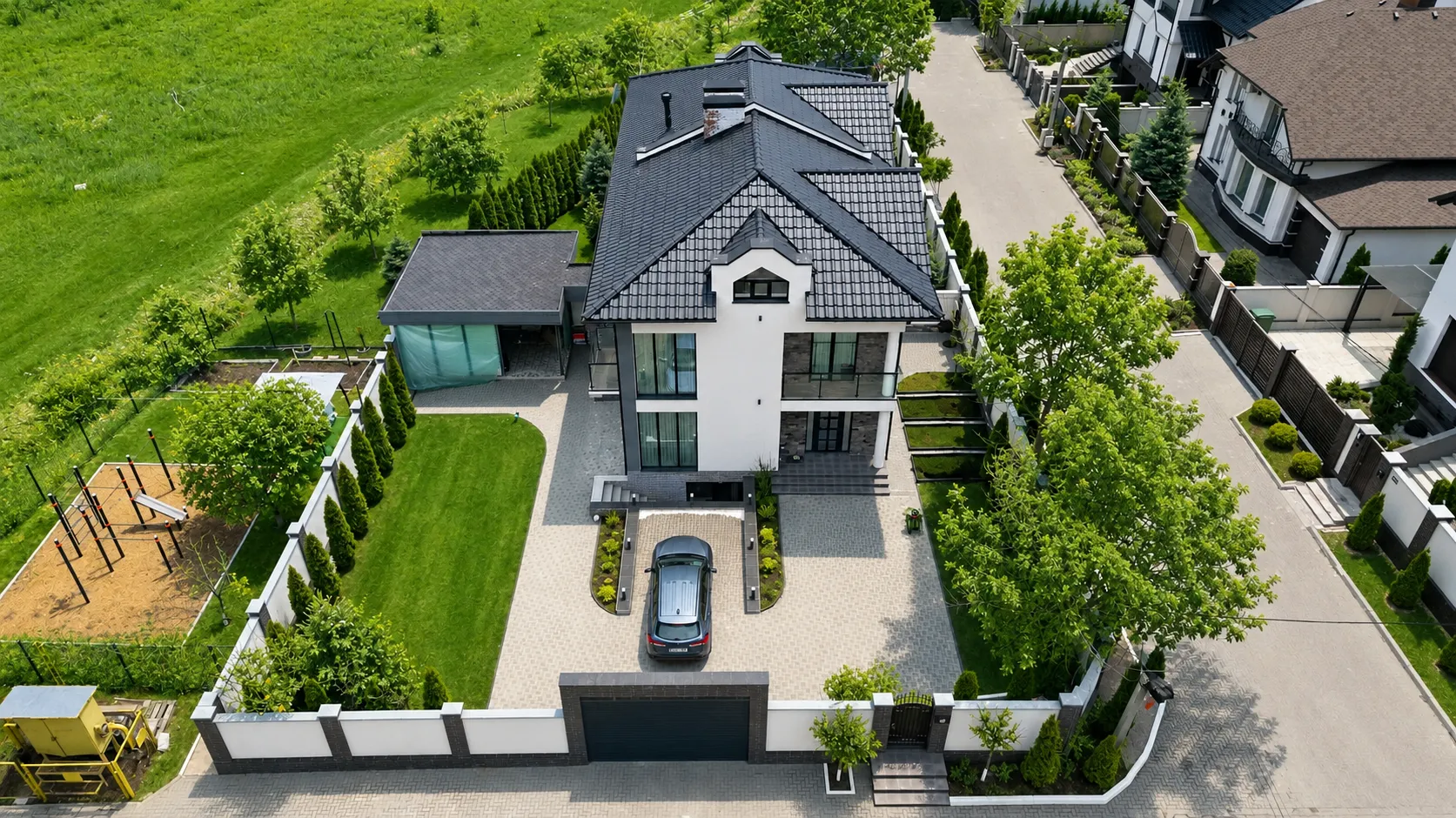 3-floor house, 150 m² — Image 1