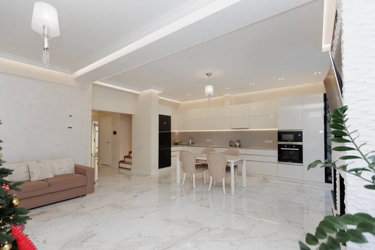 2-floor house, 200 m² — Image 4