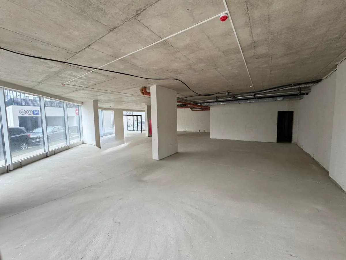 Spațiu comercial, 104.9 m² — Imagine 1