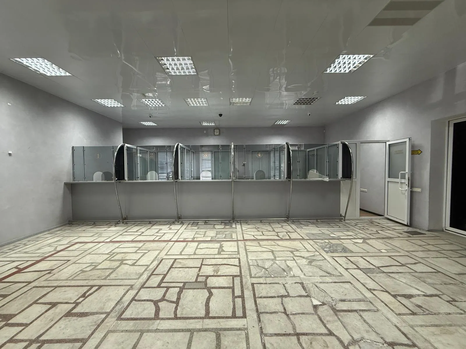 Торговое помещение, 230 м² — Изображение 1