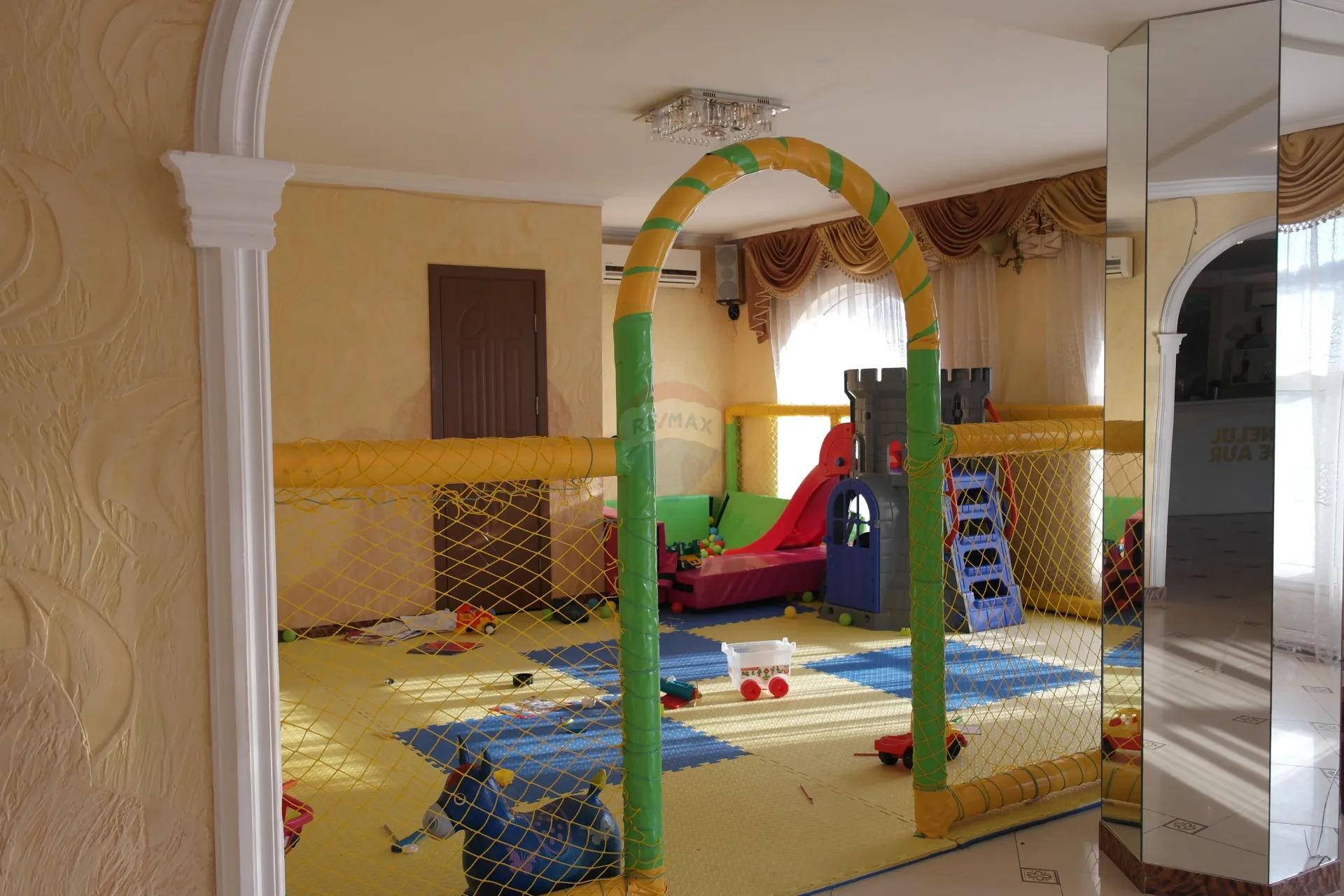 Trade space, 700 m² — Image 1