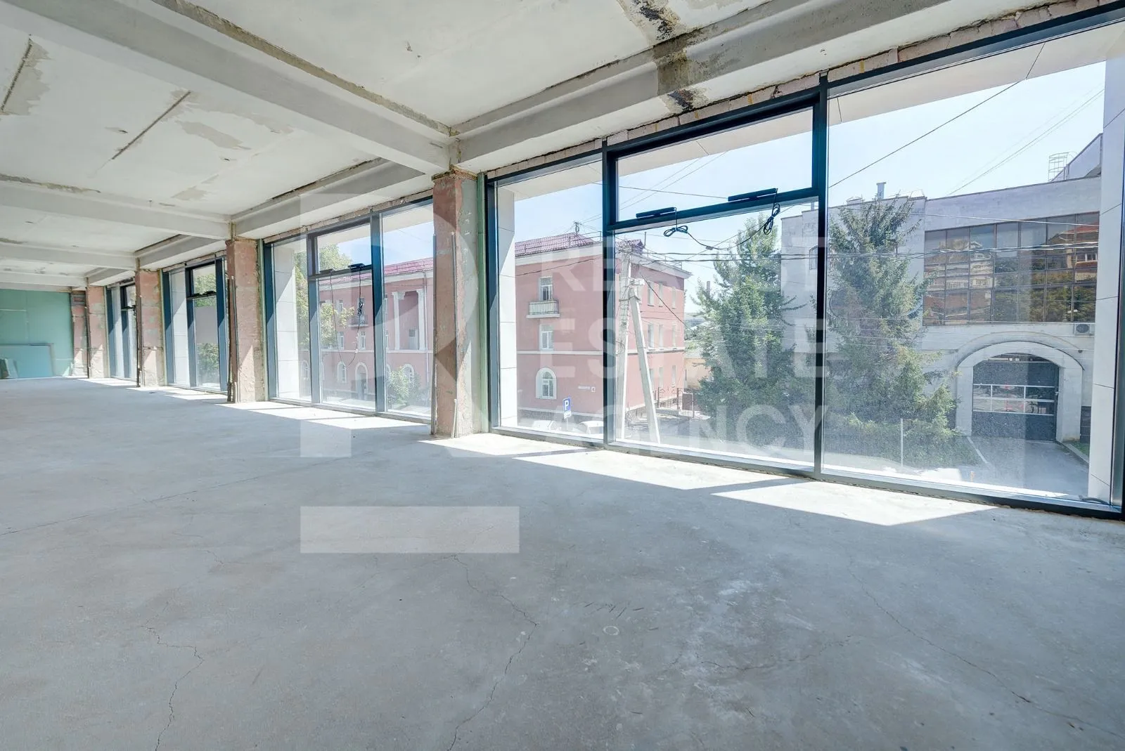 1-комнатный офис, 423 м² — Изображение 1