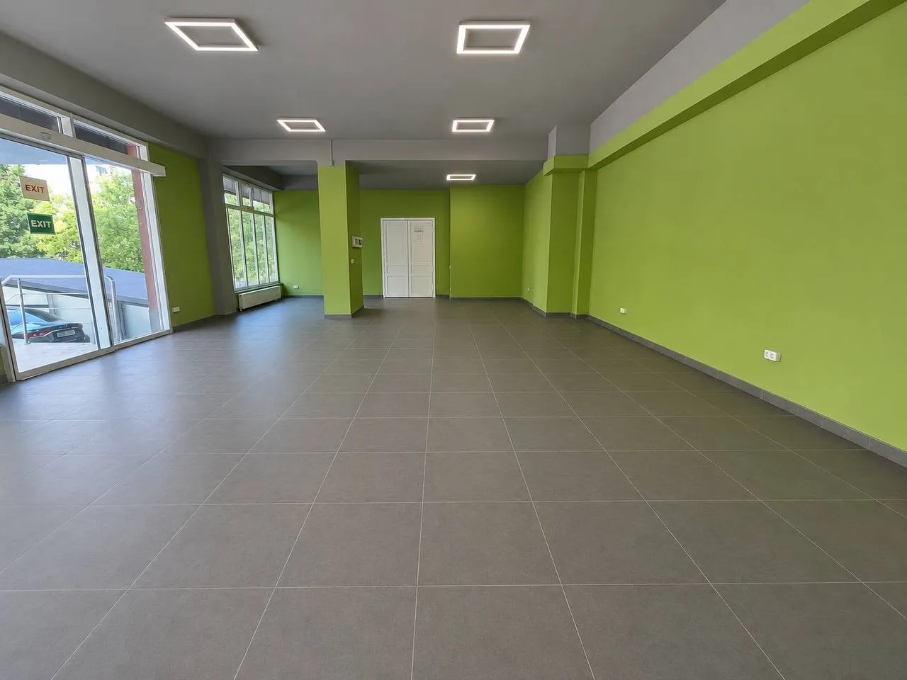 Торговое помещение, 262 м² — Изображение 1
