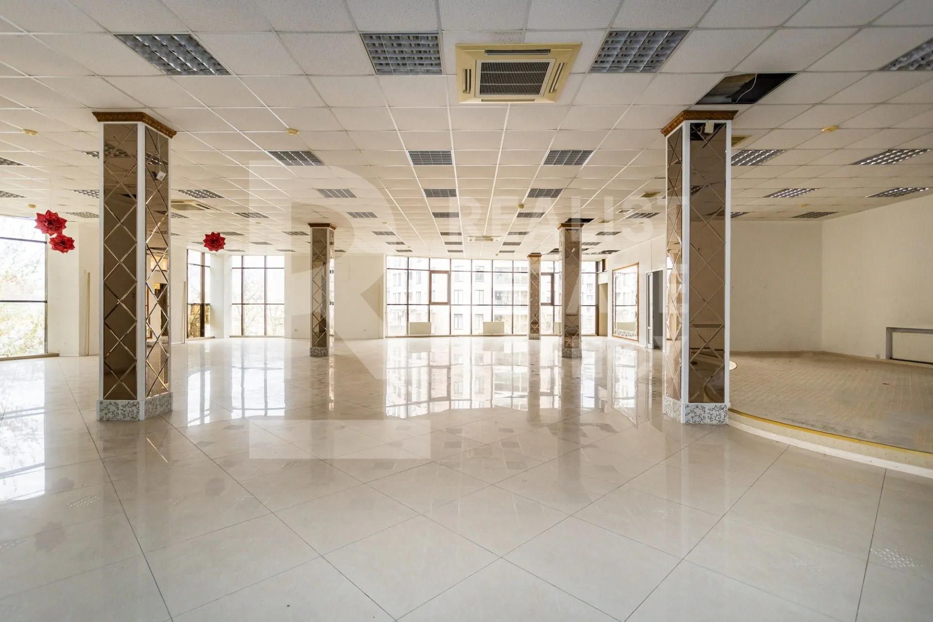 Торговое помещение, 1 380 м² — Изображение 4