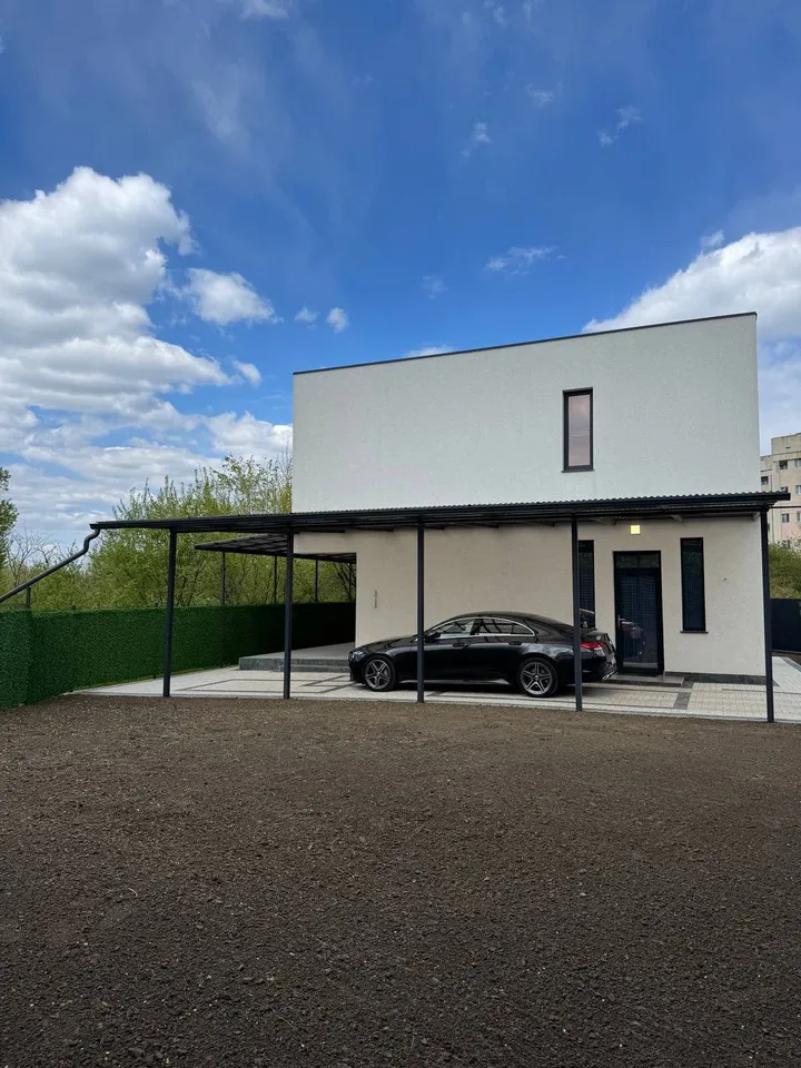 2-floor house, 220 m² — Image 1