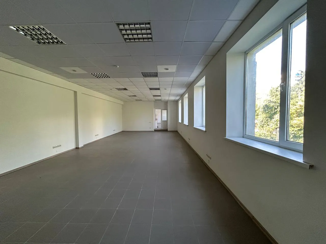 Торговое помещение, 207 м² — Изображение 1
