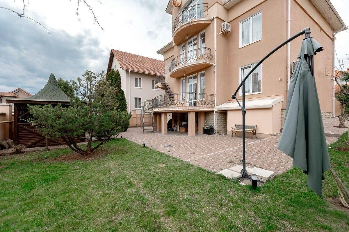 3-floor house, 280 m² — Image 3