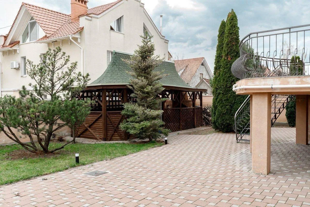 3-floor house, 280 m² — Image 4