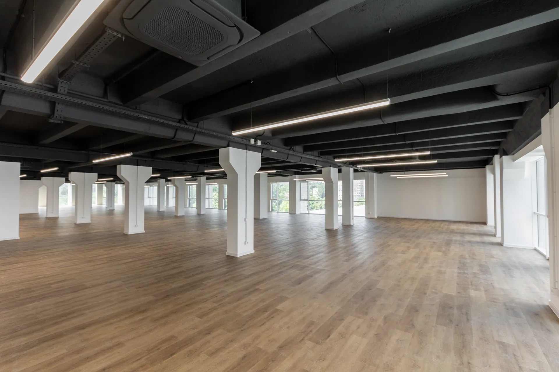 1-camere birou, 975 m² — Imagine 1