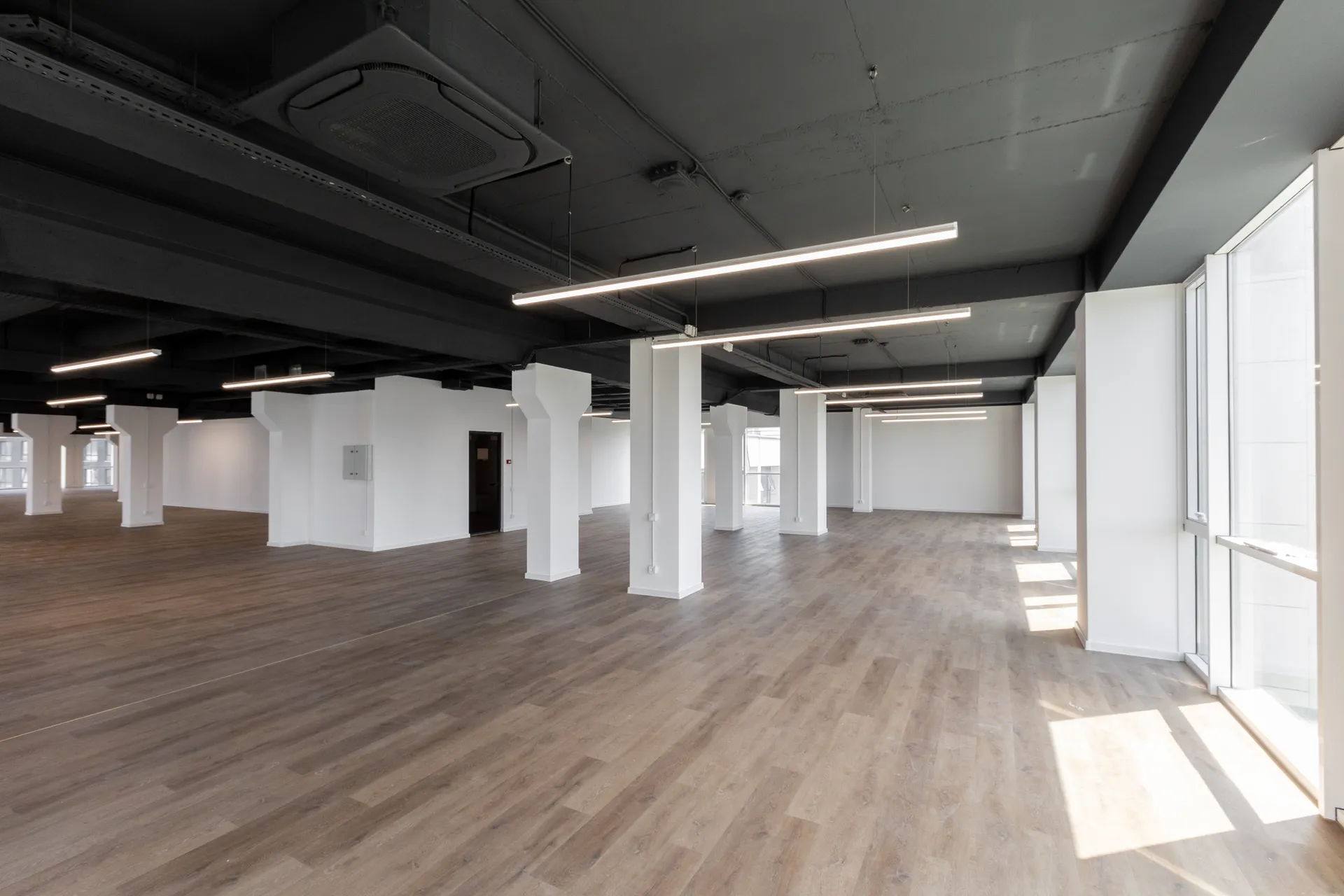 1-camere birou, 975 m² — Imagine 4