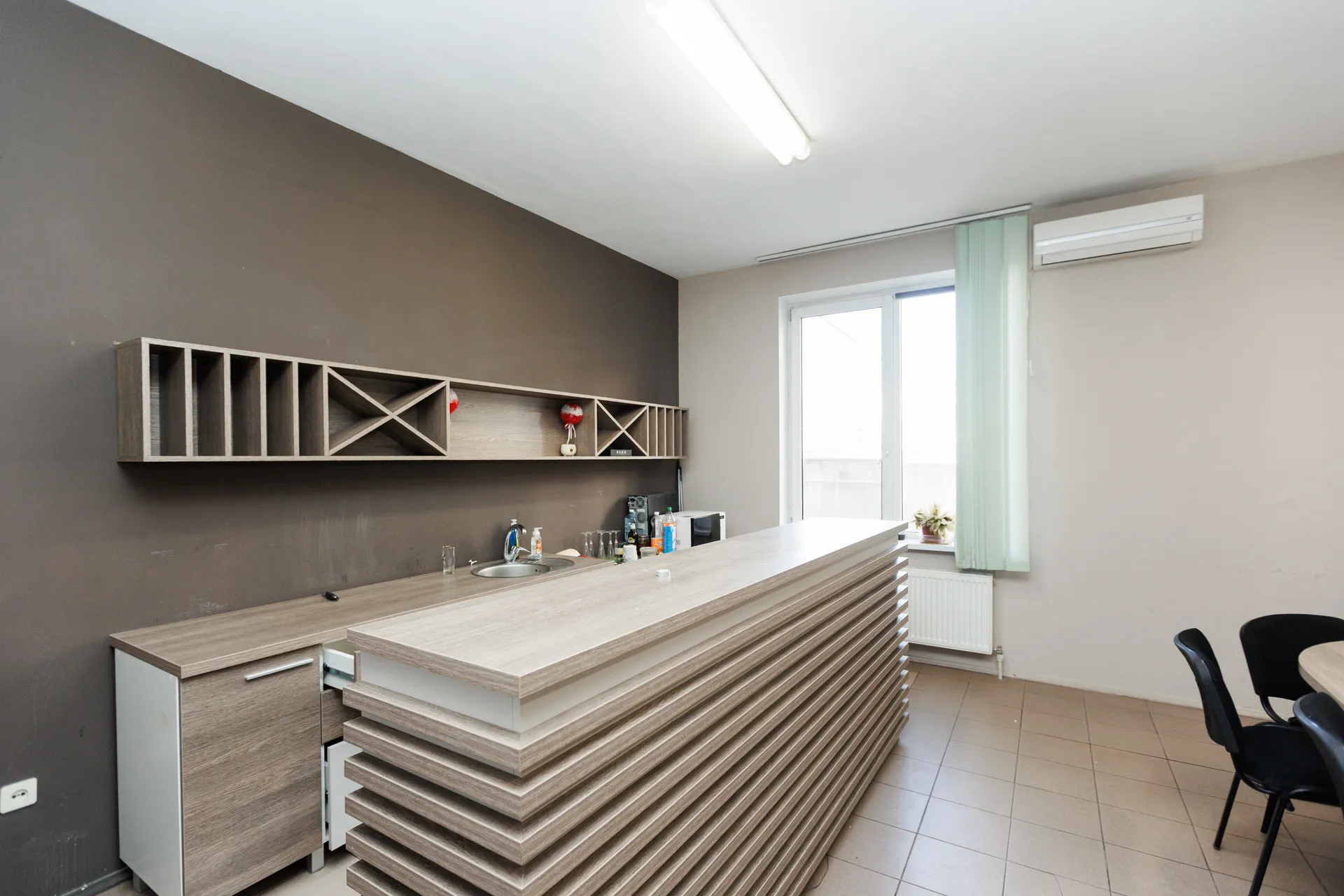 Spațiu comercial, 824 m² — Imagine 2