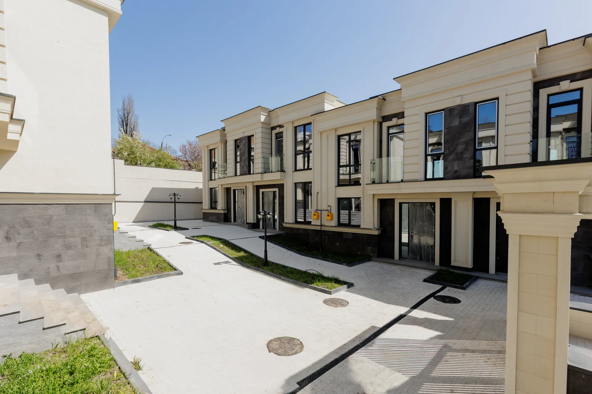 2-floor house, 180 m² — Image 1