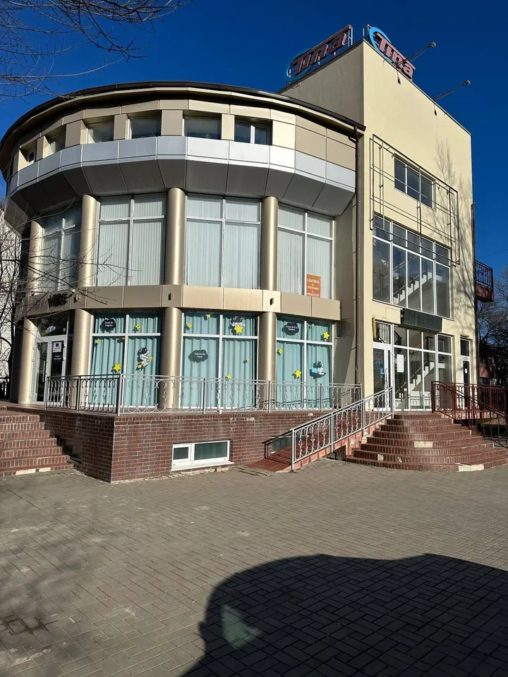 Trade space, 715 m² — Image 2