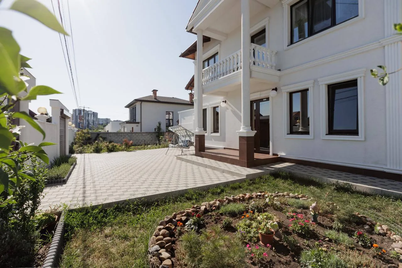 2-etaje casă, 200 m² — Imagine 2