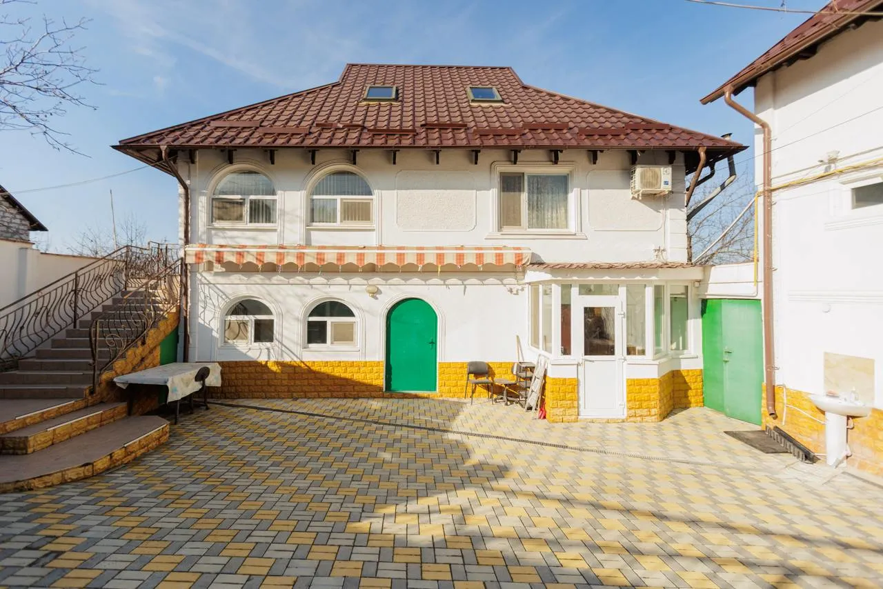 2-этажный дом, 180 м² — Изображение 1