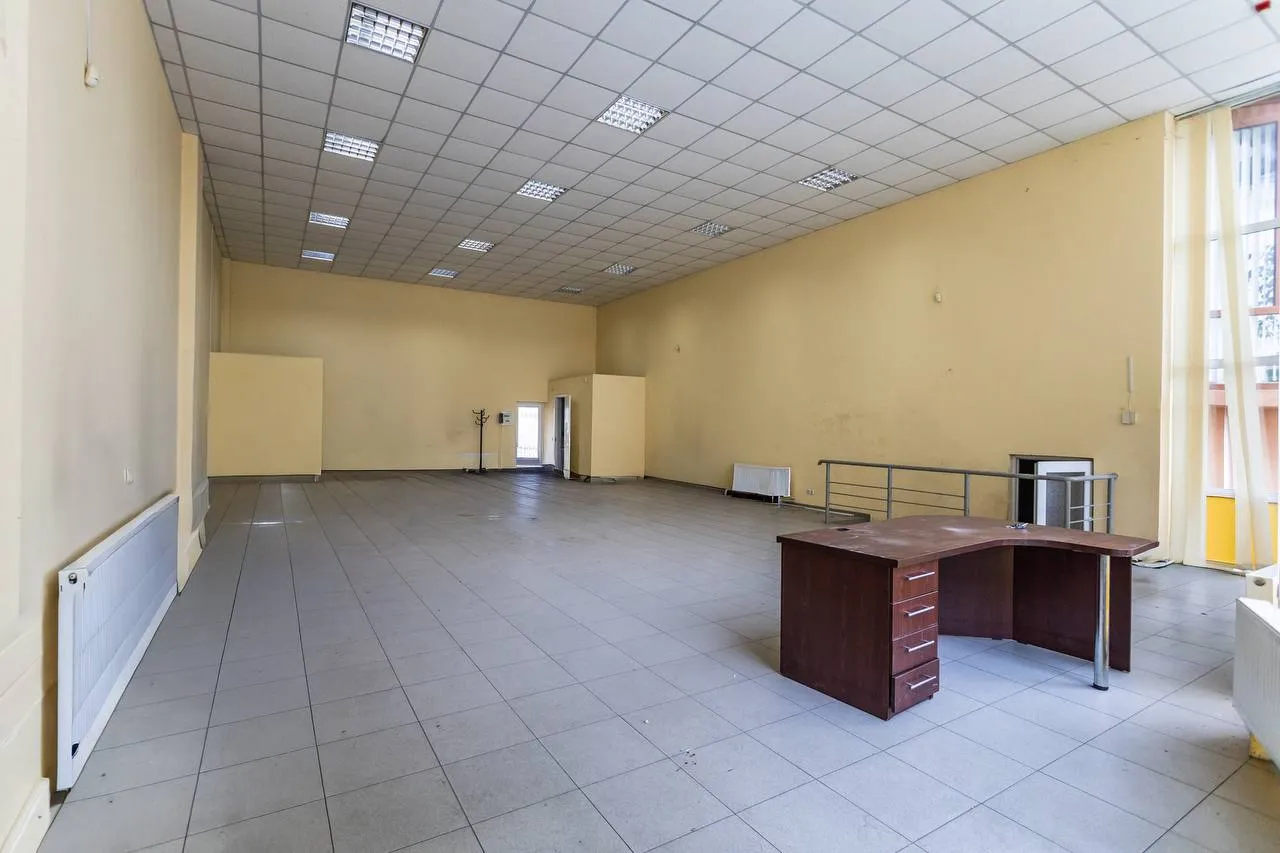 Торговое помещение, 305 м² — Изображение 1