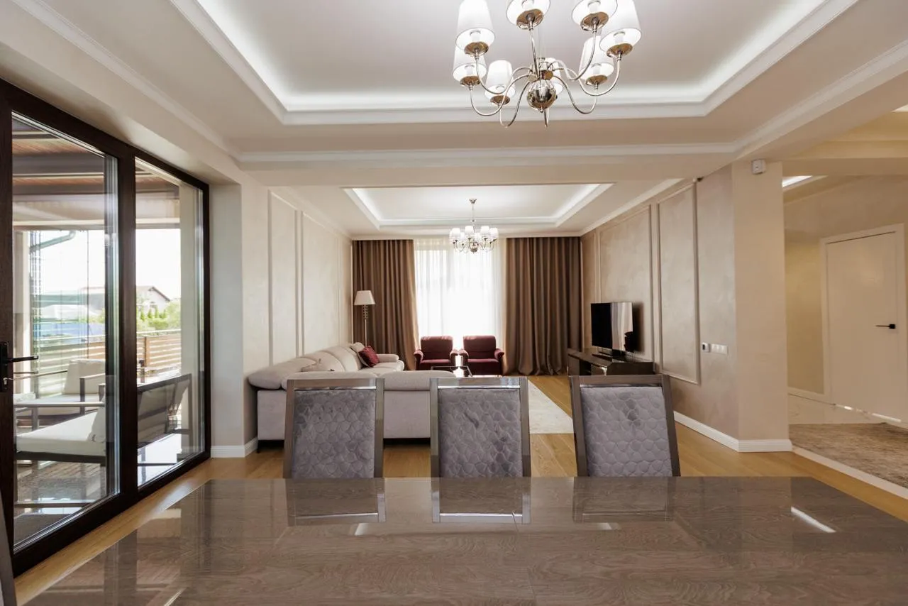 2-etaje casă, 250 m² — Imagine 3
