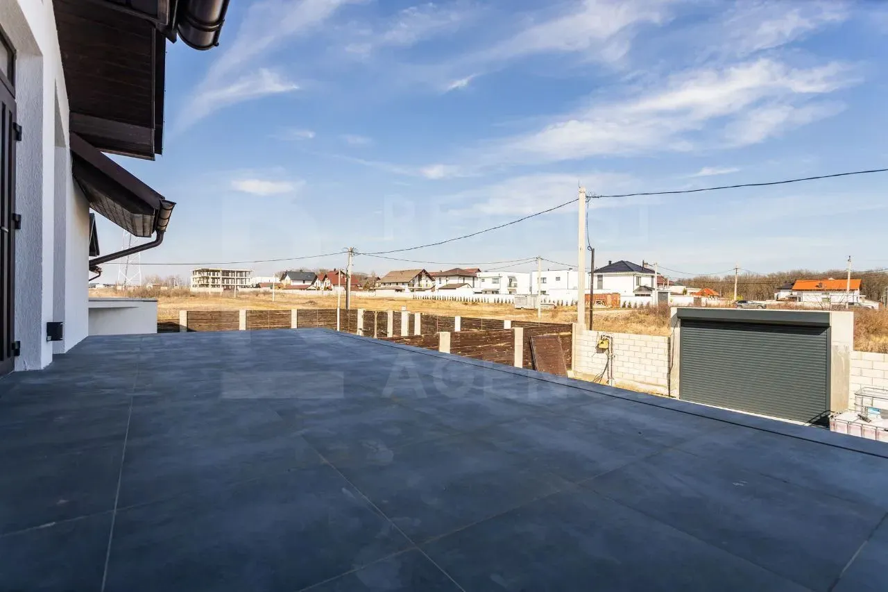 2-floor house, 240 m² — Image 3
