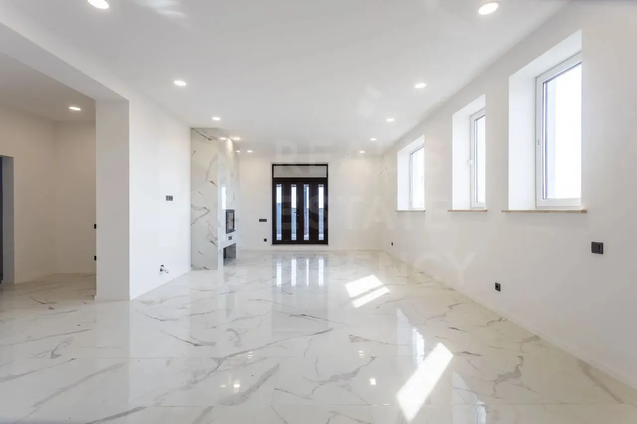 2-floor house, 240 m² — Image 2