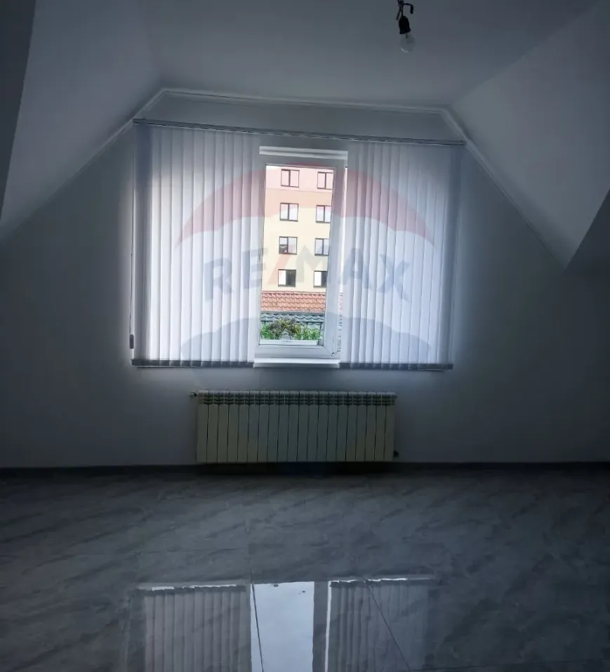 1-bedroom office, 245 m² — Image 2