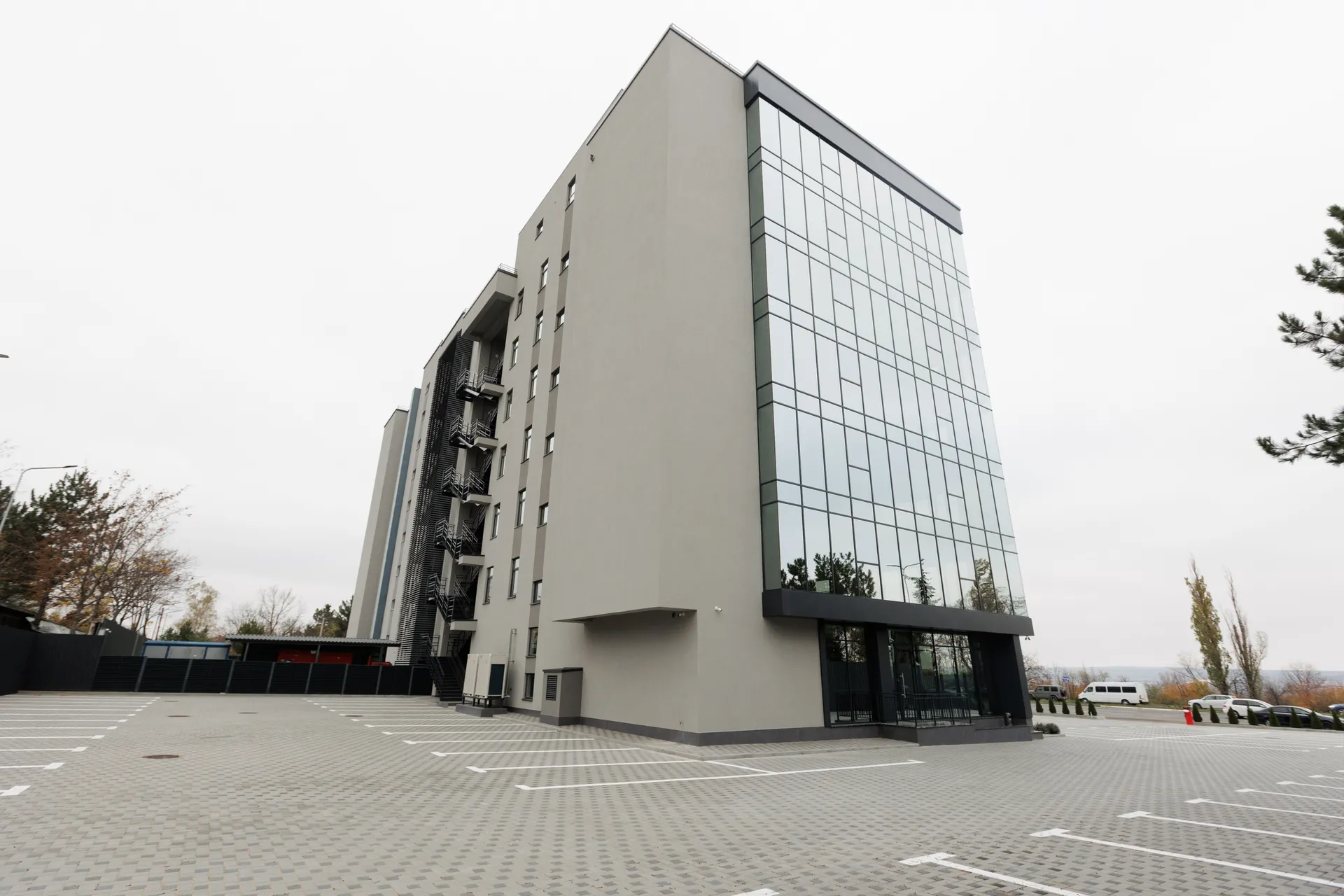 1-camere birou, 2 500 m² — Imagine 2