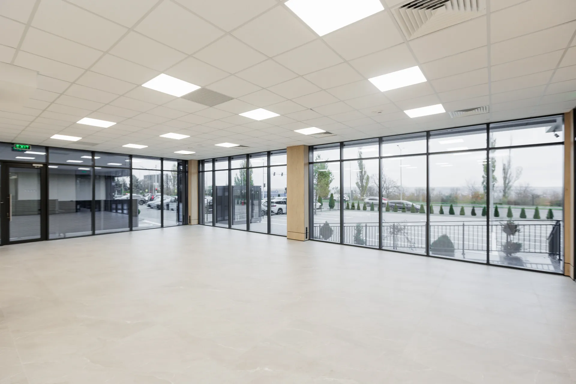 1-camere birou, 2 500 m² — Imagine 4