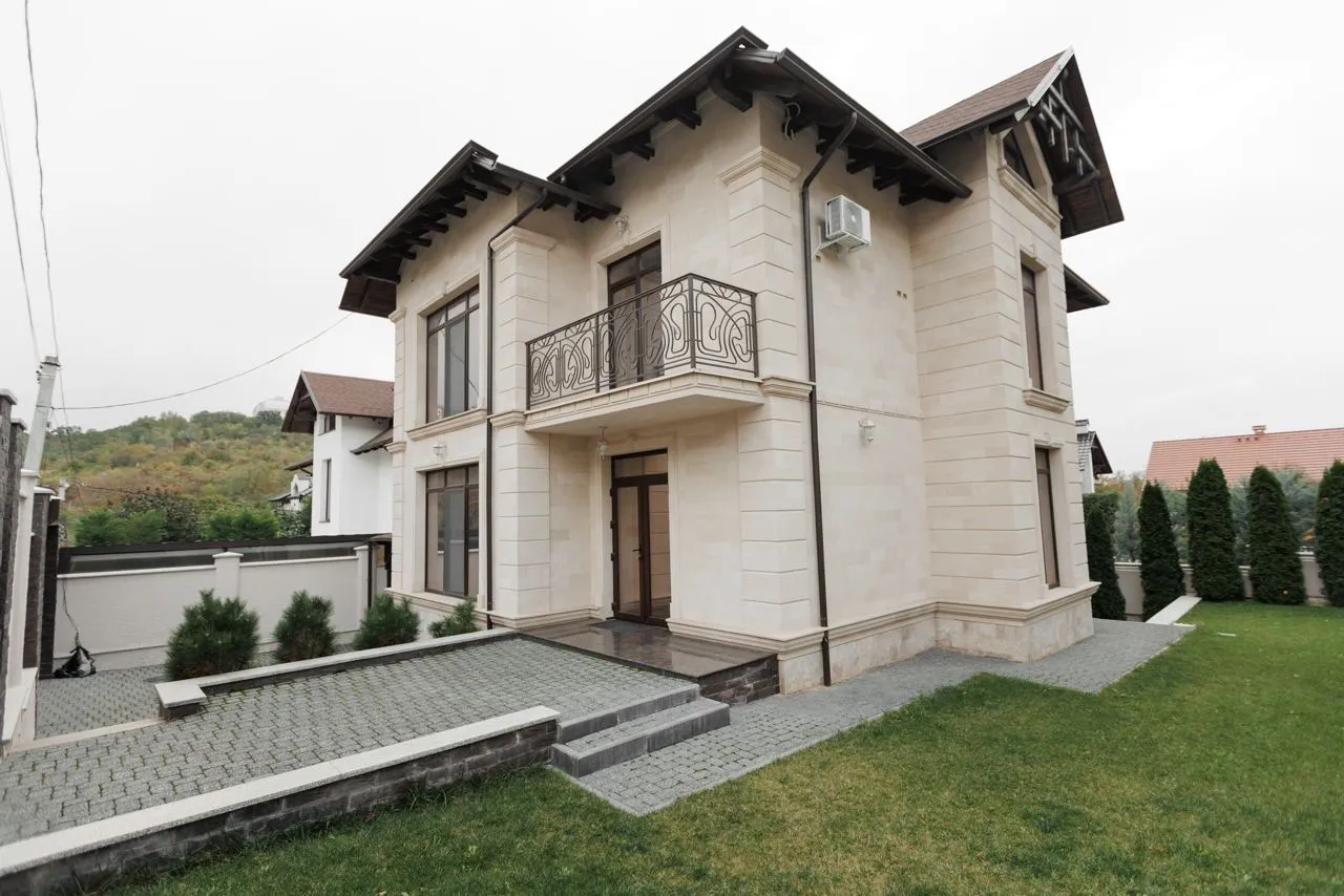 2-этажный дом, 280 м² — Изображение 1