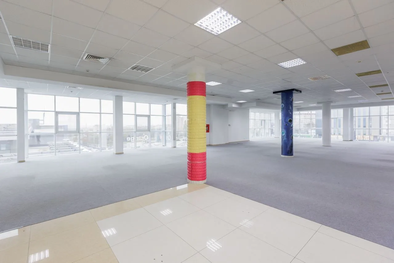 Spațiu comercial, 700 m² — Imagine 1