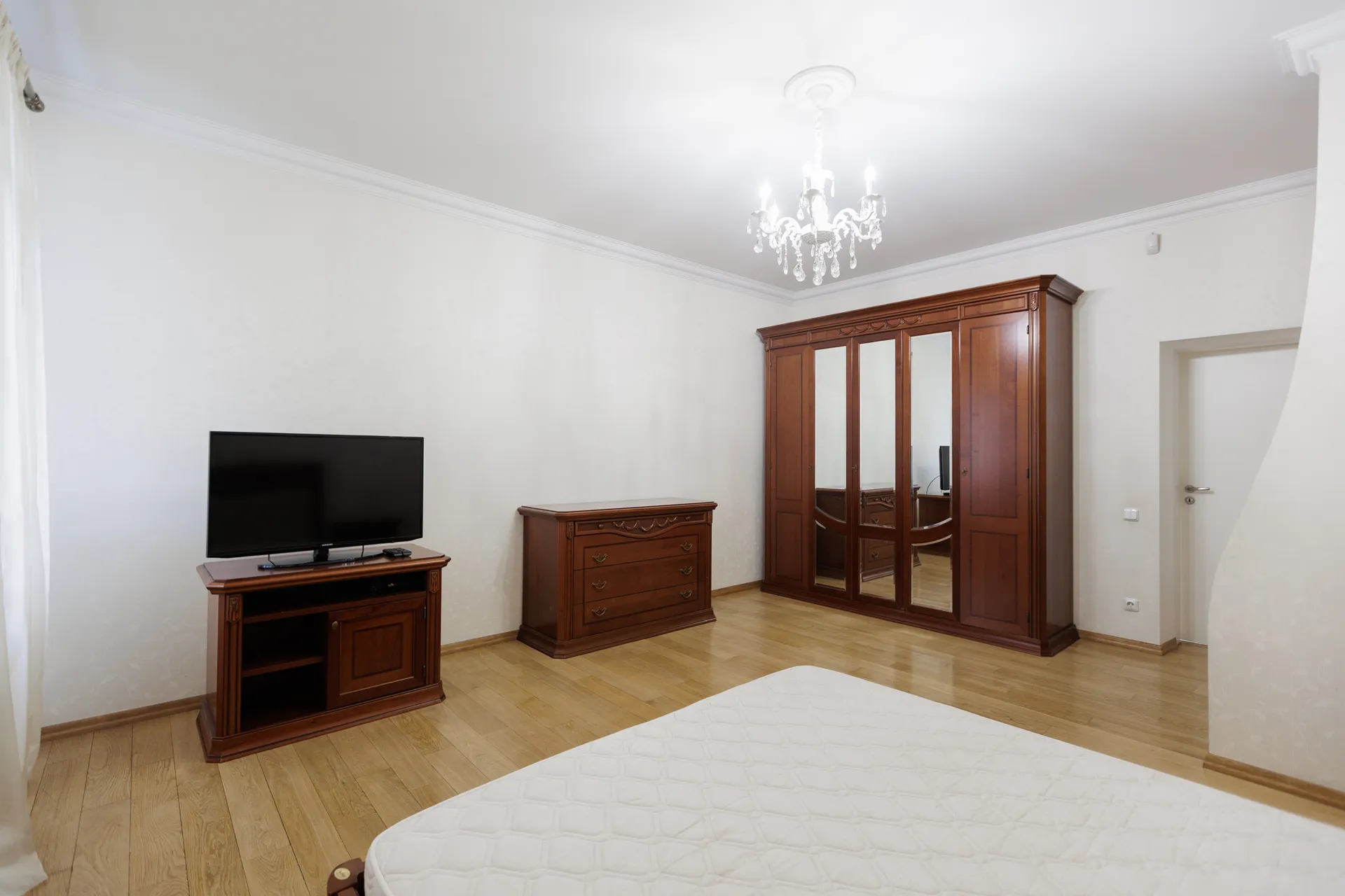 4-комнатная квартира, 156 м² — Изображение 2