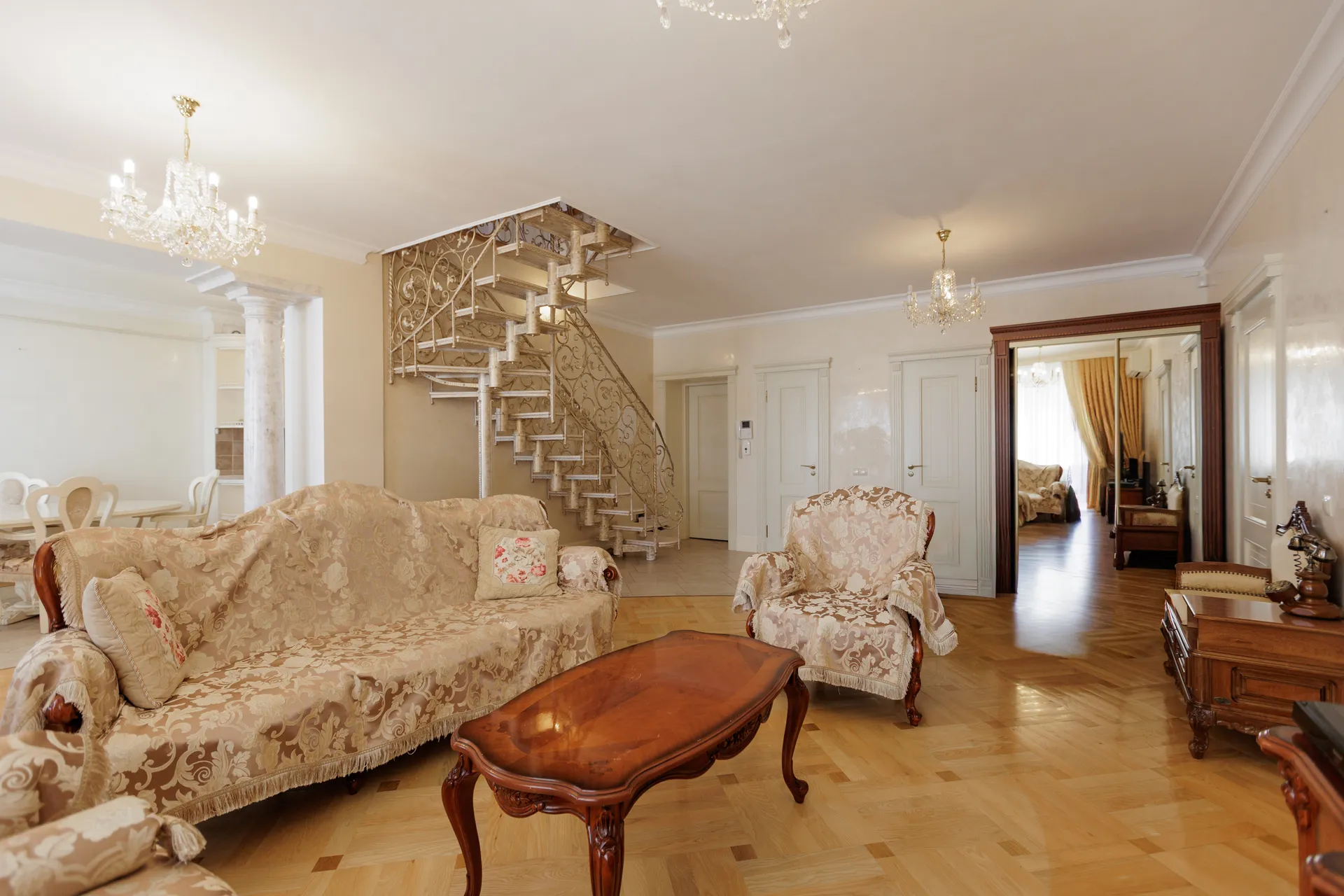 4-комнатная квартира, 260 м² — Изображение 4
