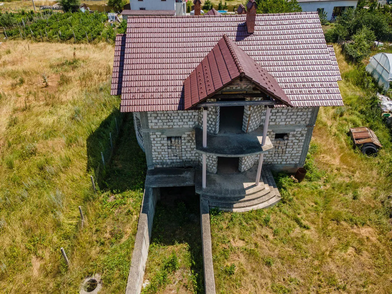 2-etaje casă, 266 m² — Imagine 1