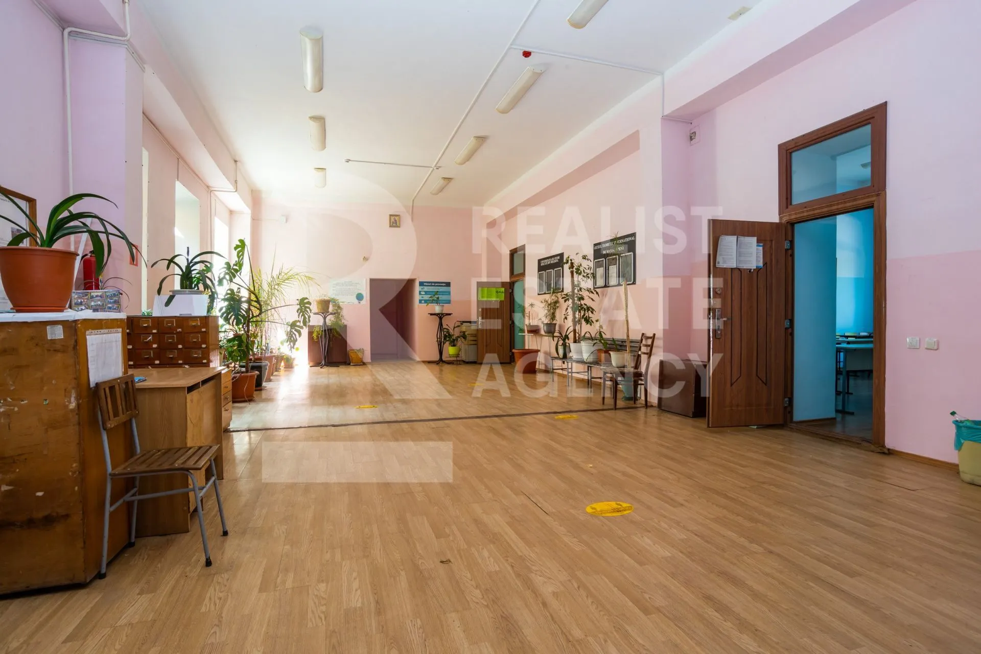 34-camere birou, 1 305 m² — Imagine 2