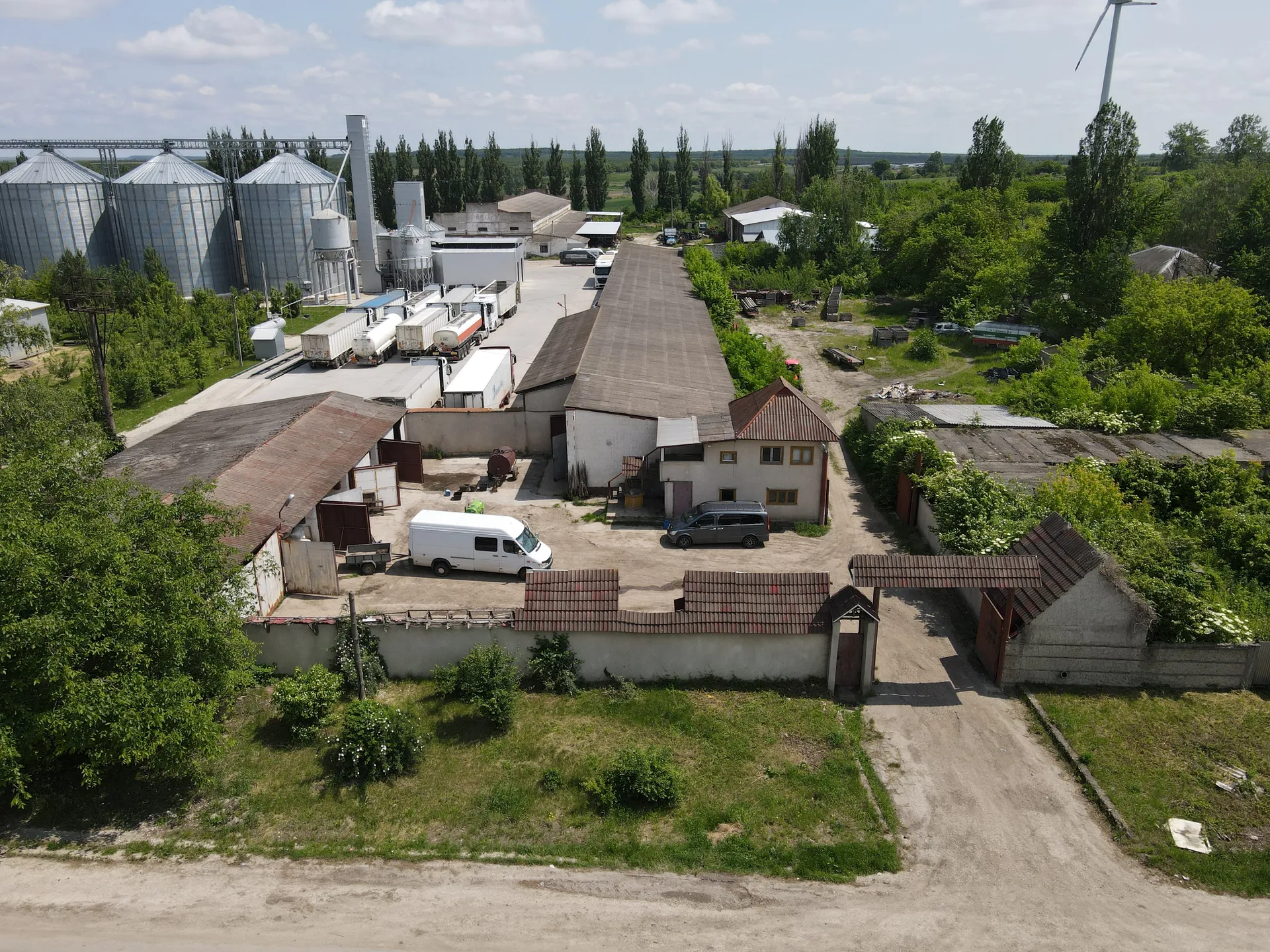 Торговое помещение, 4 550 м² — Изображение 1