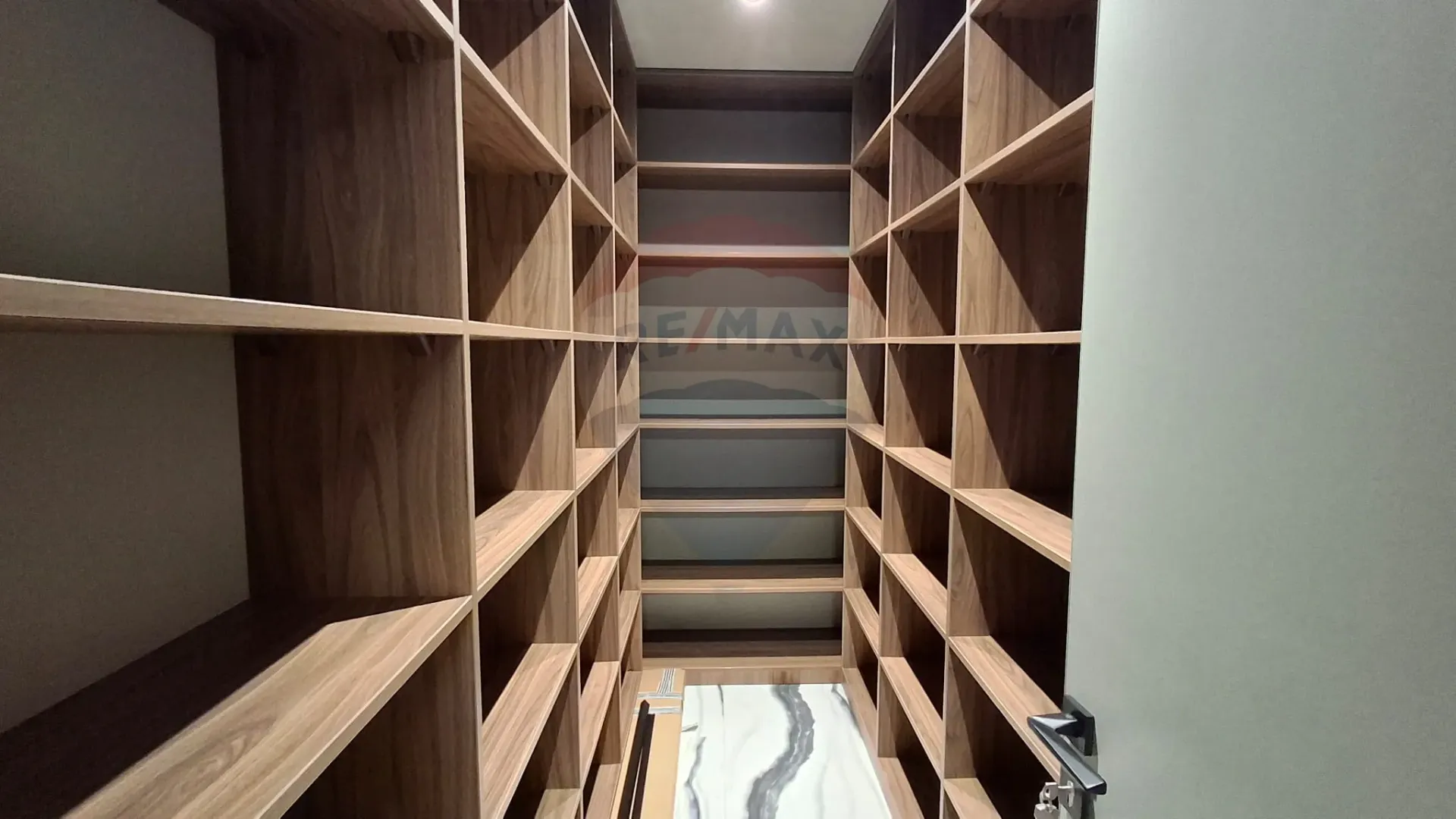 5-bedroom office, 170 m² — Image 5