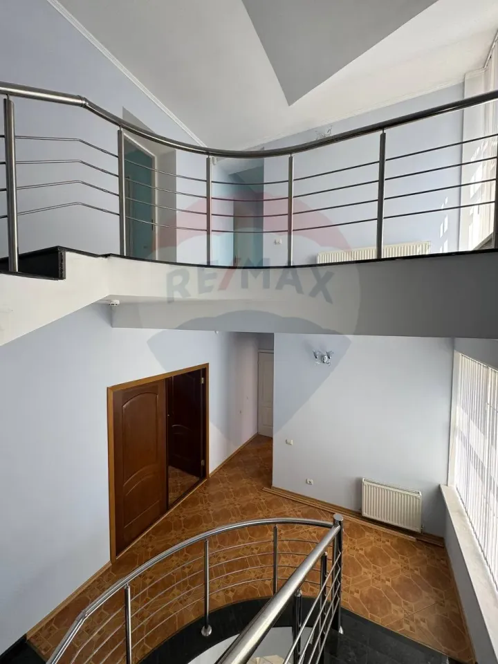 3-floor house, 336 m² — Image 12