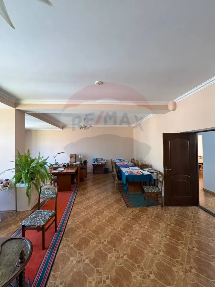 3-floor house, 336 m² — Image 11