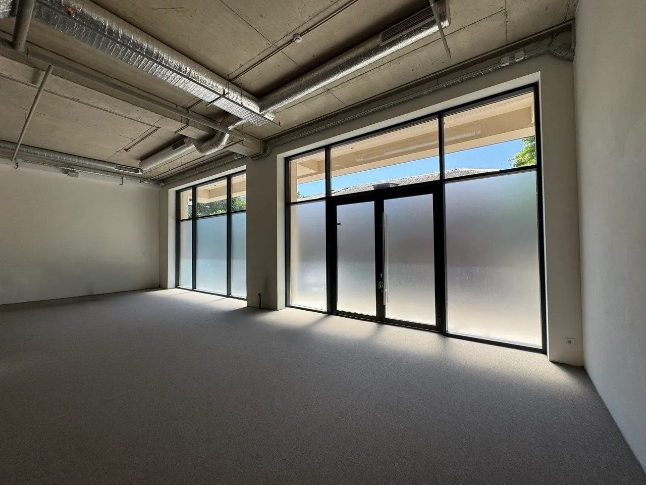 1-bedroom office, 126 m² — Image 1