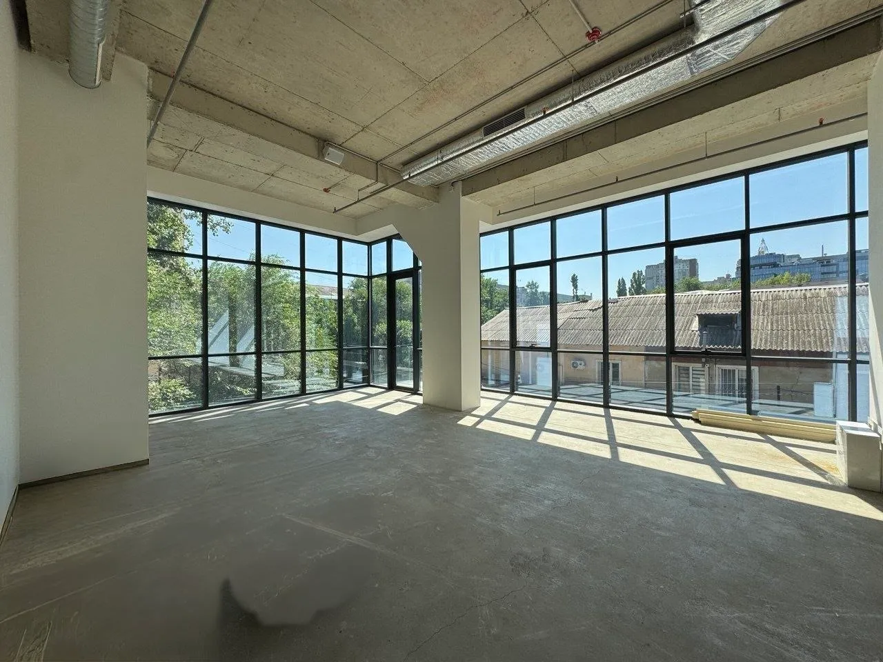 1-camere birou, 150 m² — Imagine 1