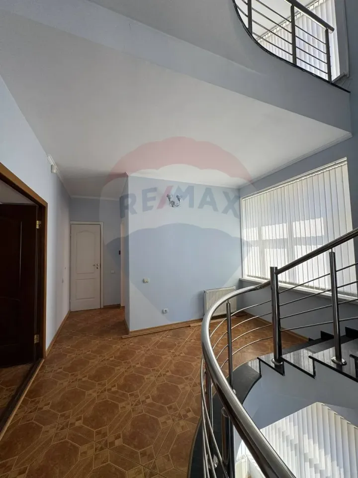 3-floor house, 336 m² — Image 13