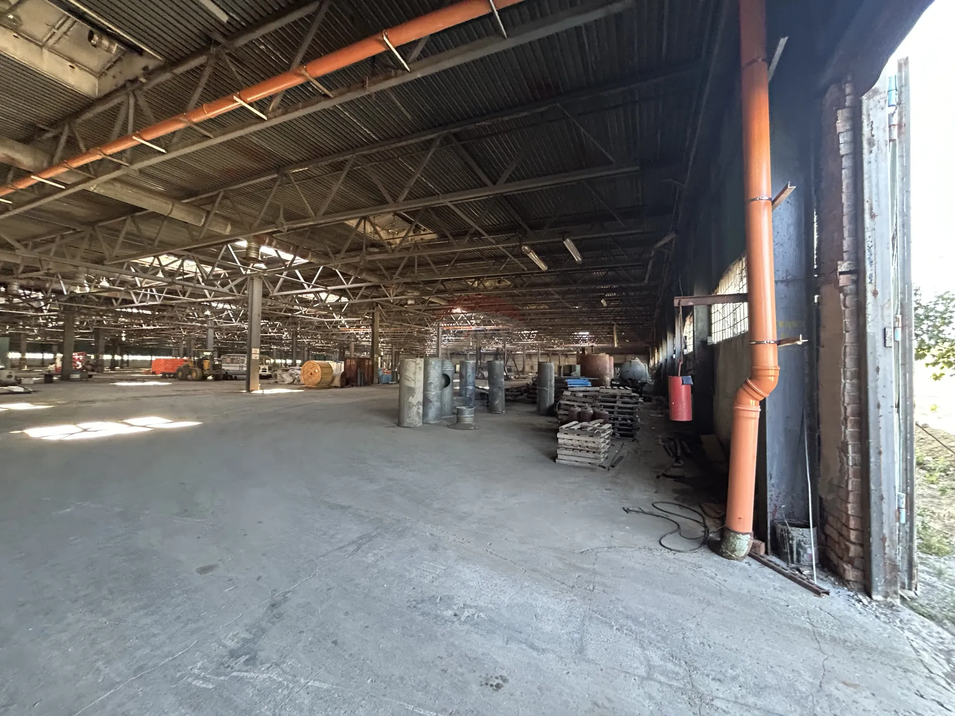 Warehouse, 1 500 m² — Image 2