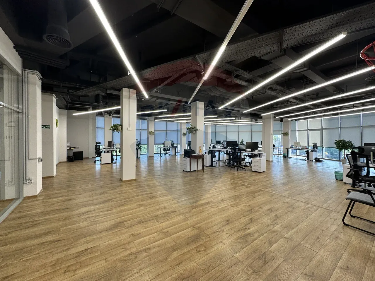 1-bedroom office, 300 m² — Image 6