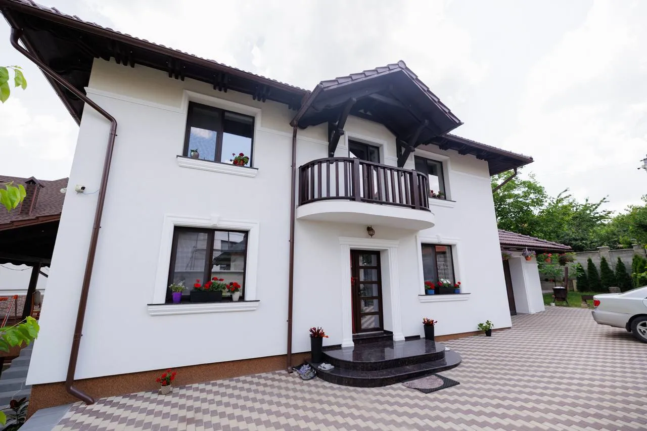 2-floor house, 260 m² — Image 1