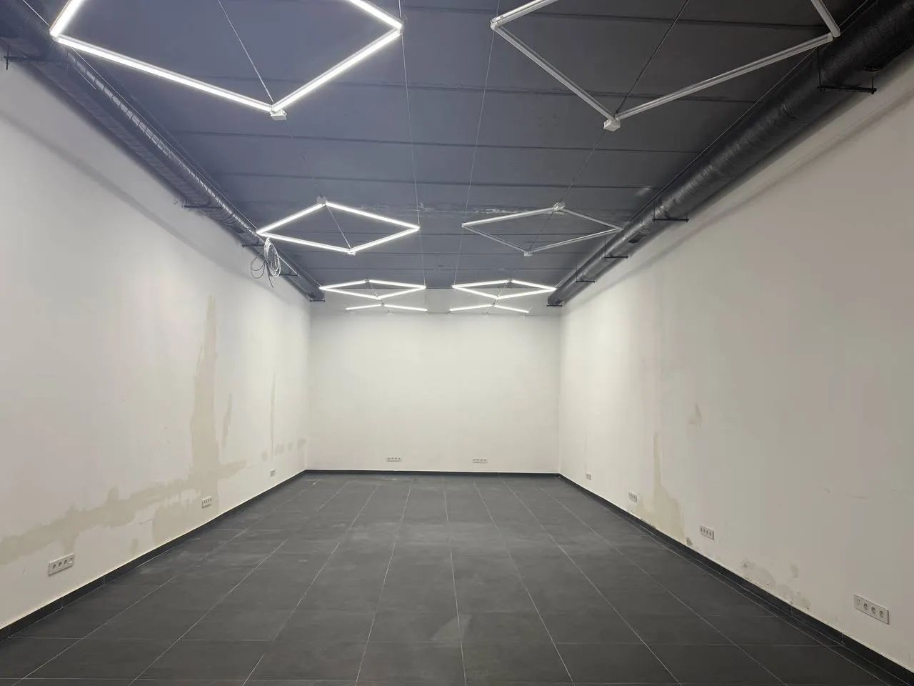 Торговое помещение, 202 м² — Изображение 1