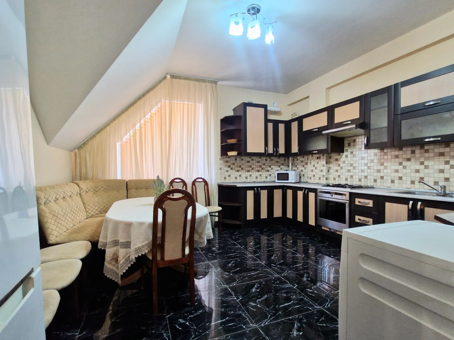 3-camere apartament, 110 m² — Imagine 2