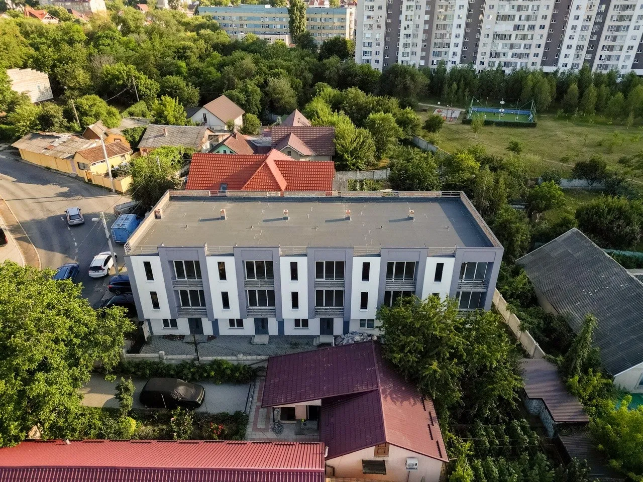 3-этажный дом, 380 м² — Изображение 1